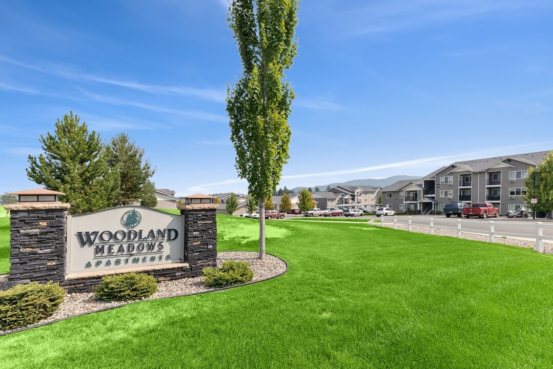 Woodland Meadows in Post Falls, ID - Foto de edificio