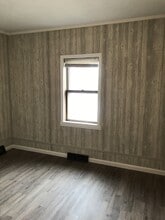 310 Western Ave-Unit -UPPER in Davenport, IA - Building Photo - Building Photo