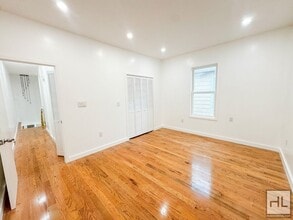 EAST 53 STREET, Unit 1 in Brooklyn, NY - Foto de edificio - Building Photo