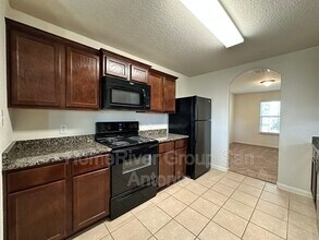 6634 Luckey Tree in San Antonio, TX - Building Photo - Building Photo