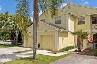 11828 SW 100th St in Miami, FL - Building Photo - Building Photo