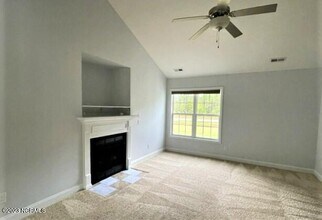 115 Navy Blue Dr in Jacksonville, NC - Building Photo - Building Photo
