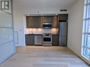 88-488 Colgate Ave in Toronto, ON - Building Photo - Building Photo