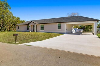 118 Ruby Ave N in Nokomis, FL - Building Photo - Building Photo