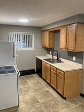 770 E Robinson St, Unit 2 in North Tonawanda, NY - Building Photo - Building Photo