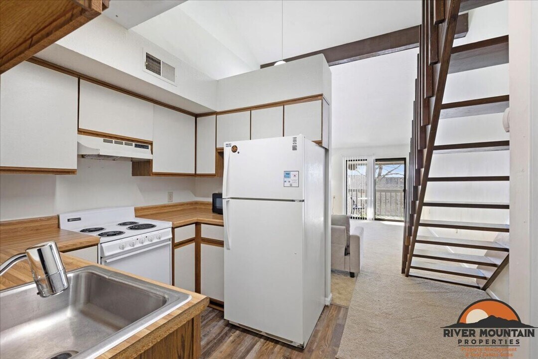 1404 University City Blvd in Blacksburg, VA - Building Photo