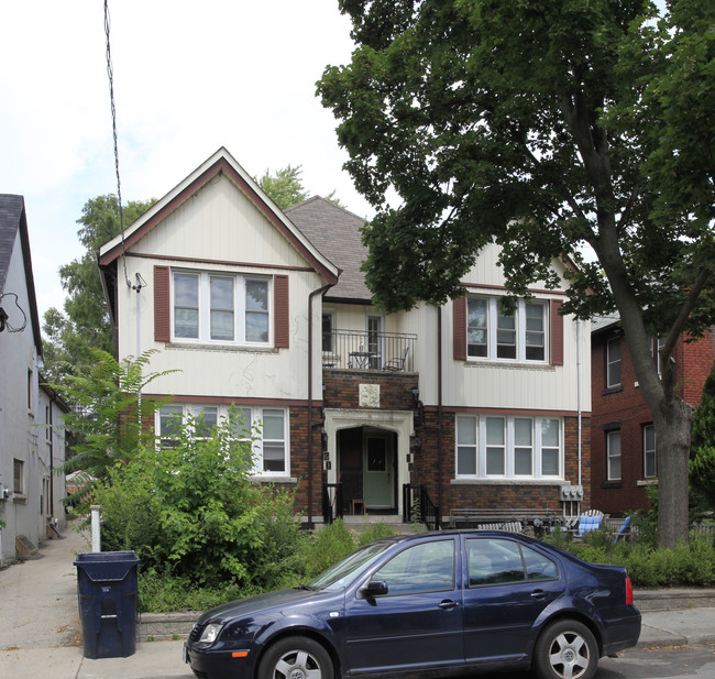 18 Castle View Ave in Toronto, ON - Building Photo - Primary Photo