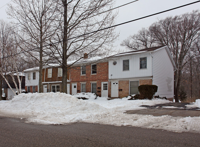 500 Zahn Dr in Akron, OH - Foto de edificio - Building Photo