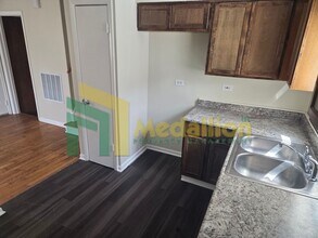 10637 S Cottage Grove Ave in Chicago, IL - Building Photo - Building Photo