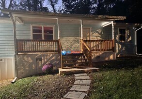 4395 Bradley Dr SW in Snellville, GA - Building Photo