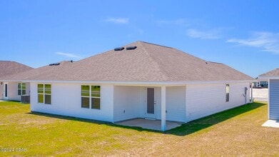 5136 Rivergrass Dr in Panama City, FL - Foto de edificio - Building Photo