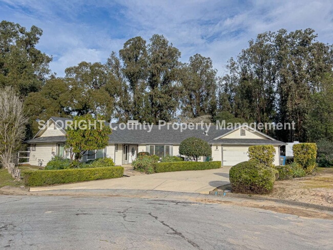 property at 1055 Zinnia Ct
