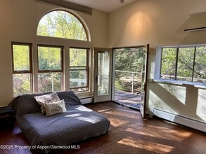 410 N Mill St in Aspen, CO - Foto de edificio - Building Photo