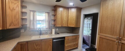 35138 Whispering Oaks Blvd in Dade City, FL - Building Photo - Building Photo