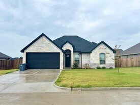 1311 Oleander Dr in Tolar, TX - Building Photo