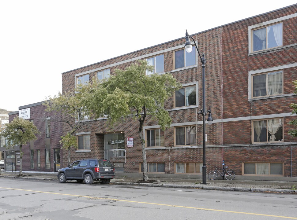 4790 Sainte-Catherine Rue E in Montréal, QC - Building Photo