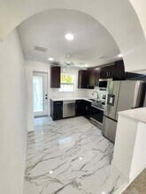505 NE 3rd Ave in Delray Beach, FL - Foto de edificio - Building Photo
