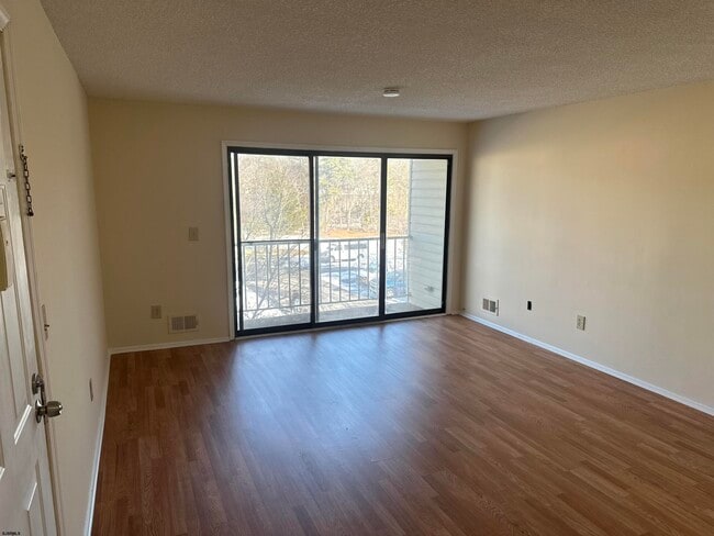 203 Colonial Ct in Galloway, NJ - Building Photo - Building Photo