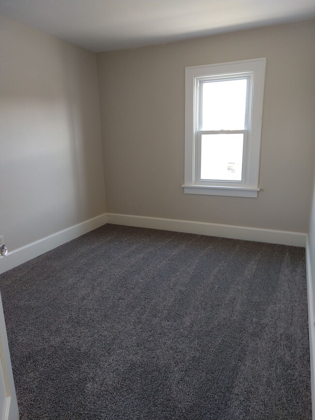 1007 9th Ave, Unit B in Union Grove, WI - Building Photo - Building Photo