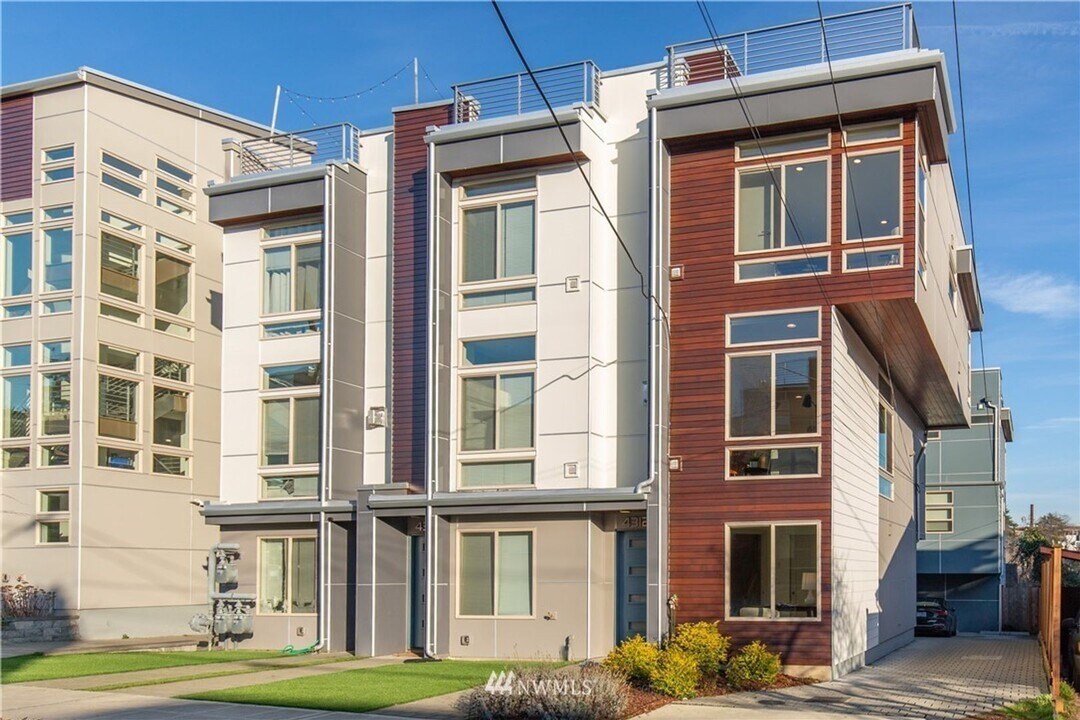 4312A Whitman Ave N in Seattle, WA - Building Photo