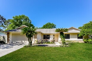5337 Northdale Blvd in Tampa, FL - Building Photo