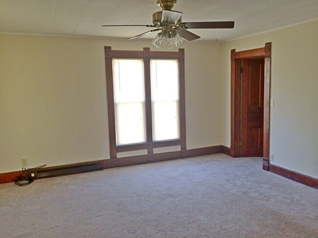 204 E. Peru St., Unit C in Princeton, IL - Building Photo - Building Photo