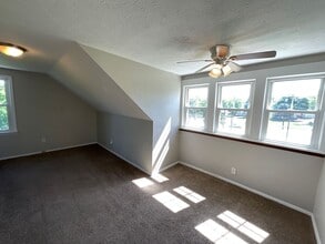 9584 Ridge Rd in North Royalton, OH - Building Photo - Building Photo