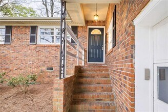 86 Pioneer Trail in Marietta, GA - Building Photo - Building Photo