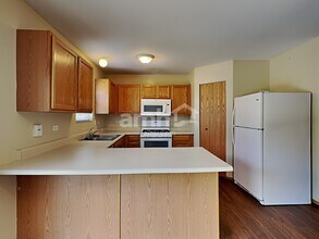 1708 Lake Pointe Ct in Plainfield, IL - Building Photo - Building Photo