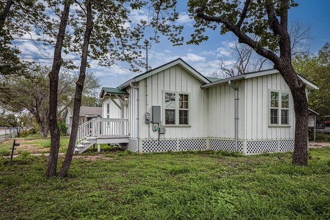 1508 W Garza St in Del Rio, TX - Building Photo - Building Photo