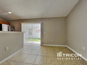 13714 Gentle Woods Ave in Riverview, FL - Building Photo - Building Photo