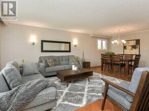 14 Terra Cotta Crescent in Brampton, ON - Building Photo - Building Photo