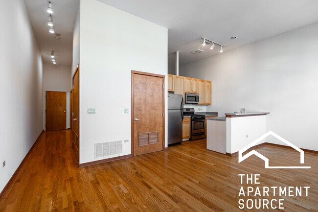 2934 N Milwaukee Ave in Chicago, IL - Building Photo - Building Photo