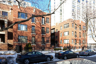 Winona Courtyard in Chicago, IL - Foto de edificio - Building Photo