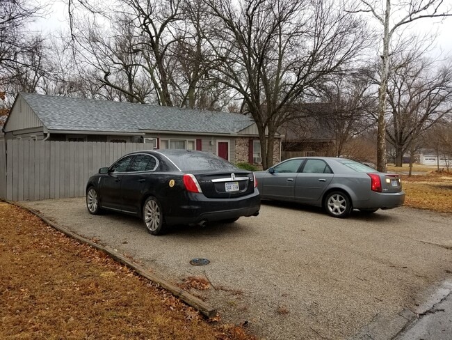 2416 SW Morningside Rd in Topeka, KS - Building Photo - Building Photo