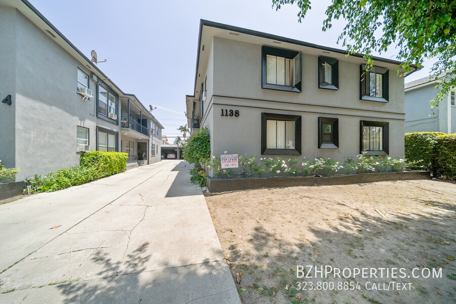 1136 S Sherbourne Dr in Los Angeles, CA - Building Photo