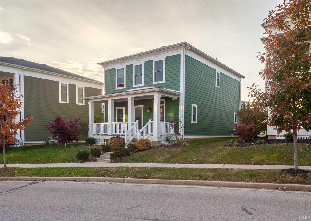 1630 S Ira St in Bloomington, IN - Foto de edificio