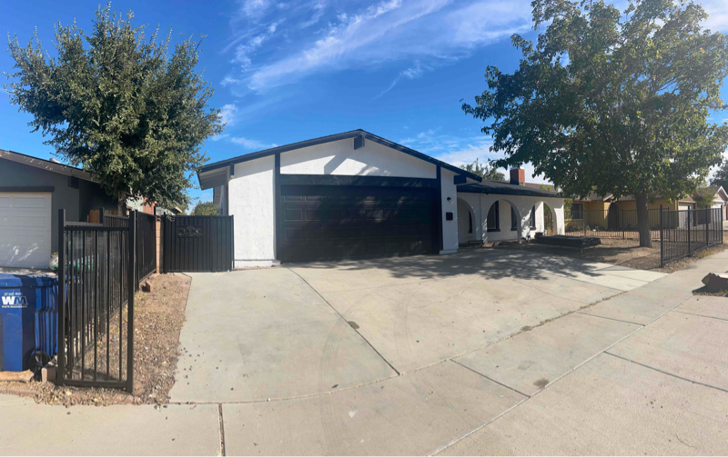 37754 26th St E in Palmdale, CA - Building Photo
