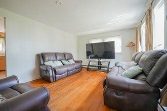 93 Wayland Ave in Waterbury, CT - Building Photo - Building Photo
