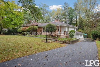 4314 Bonnie Brook Rd in Toledo, OH - Foto de edificio - Building Photo