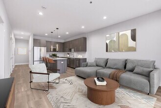 2357 N Washtenaw Ave in Chicago, IL - Building Photo - Building Photo