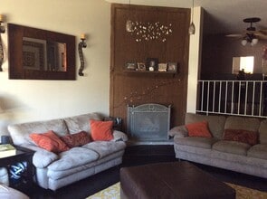 185 Clubhouse Dr in Middletown, NJ - Building Photo - Building Photo