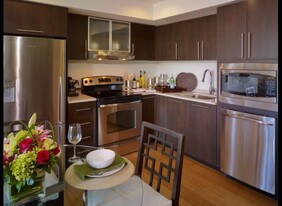 1313 Boylston St, Unit 418 Apartamentos