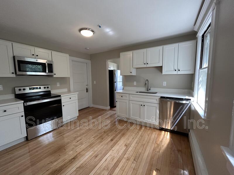 16 Roxbury St in Worcester, MA - Building Photo