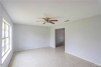 720 E Sugarcane Dr in Weslaco, TX - Building Photo - Building Photo