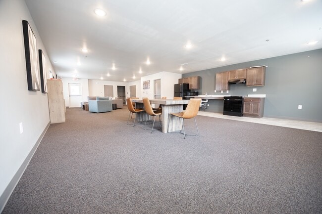 Irving Center Apartments