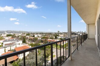 1115 S Elm Dr in Los Angeles, CA - Building Photo - Building Photo