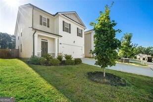 12188 Conrad Cir in Hampton, GA - Building Photo