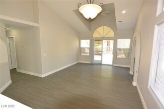4913 Forest Oaks Dr in Las Vegas, NV - Building Photo - Building Photo