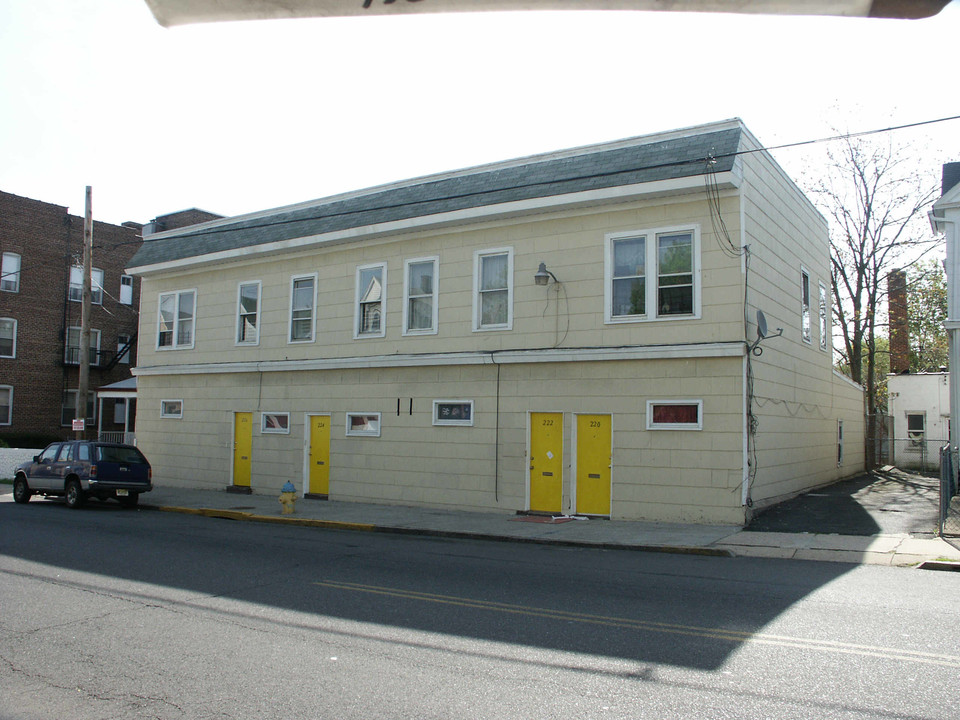 220 N Day St in Orange, NJ - Foto de edificio